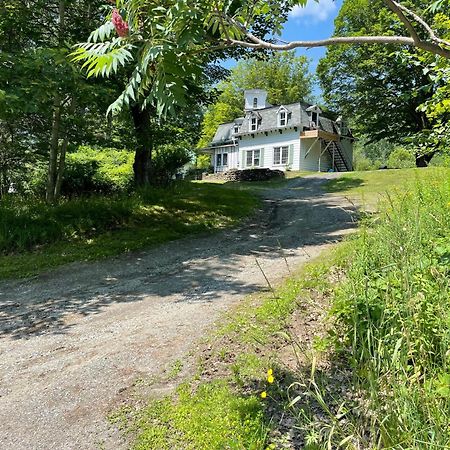La Verivraie/Truly -Hebergement Touristique/Tourist Accomodation North Hatley Bagian luar foto