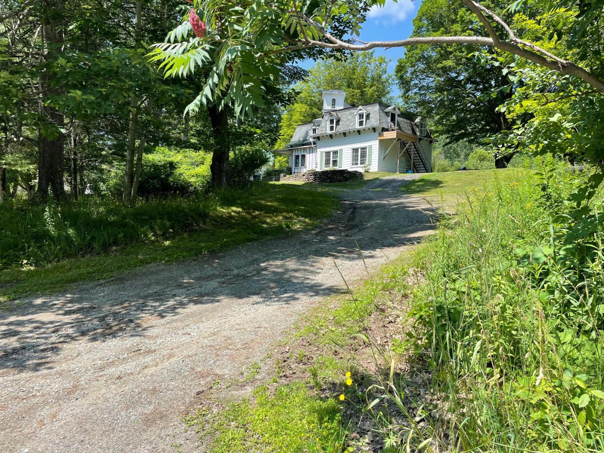 La Verivraie/Truly -Hebergement Touristique/Tourist Accomodation North Hatley Bagian luar foto